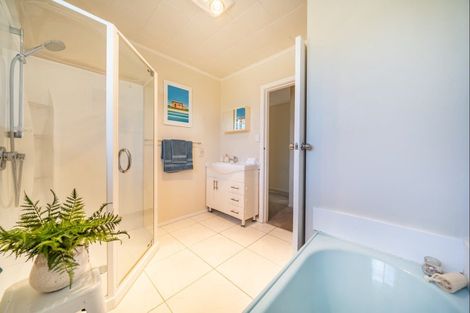 Photo of property in 75 Pasadena Crescent, Totara Park, Upper Hutt, 5018