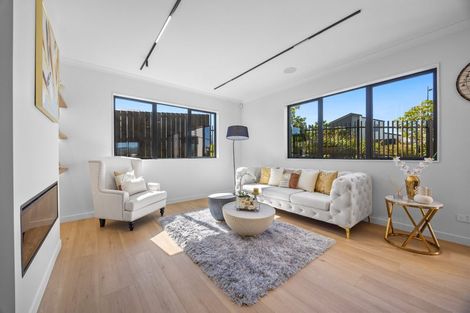 Photo of property in 2 Laurel Drive, Rosehill, 2113