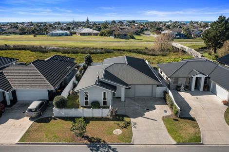 Photo of property in 69 Harding Drive, Papamoa Beach, Papamoa, 3118