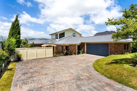 Photo of property in 5 Birkinshaw Grove, Riverstone Terraces, Upper Hutt, 5018