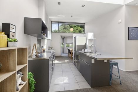 Photo of property in 2/2 Onslow Road, Khandallah, Wellington, 6035