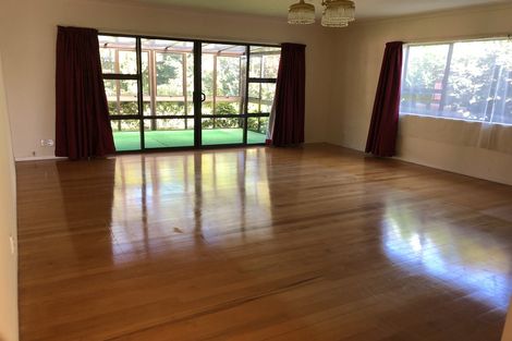 Photo of property in 194 Rangatira Road, Beach Haven, Auckland, 0626