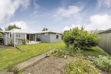 Photo of property in 12 Parata Street, Hokowhitu, Palmerston North, 4410