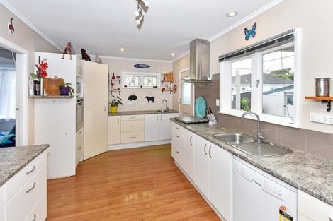 Photo of property in 34 Rollerson Street, Papakura, 2110