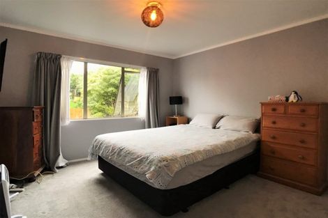 Photo of property in The Haven, 5/120 Beach Haven Road, Beach Haven, Auckland, 0626