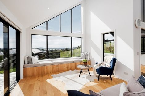 Photo of property in 42 Te Auhi Way, Welcome Bay, Tauranga, 3112