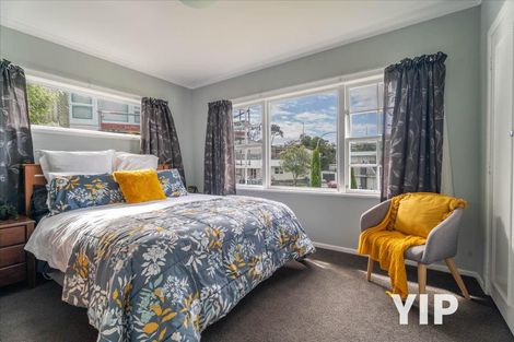 Photo of property in 61 Batchelor Street, Newlands, Wellington, 6037