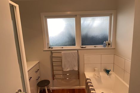 Photo of property in 8 Beswick Place, Birkdale, Auckland, 0626