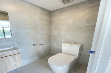 Photo of property in 5/107 Hobsonville Road, West Harbour, Auckland, 0618