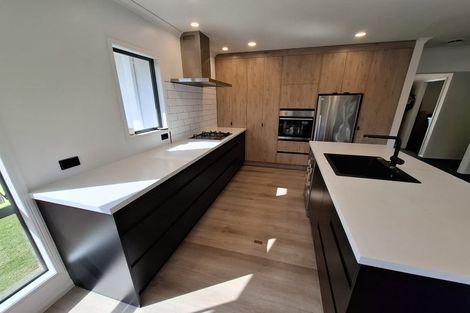 Photo of property in 86a Riversdale Drive, Merrilands, New Plymouth, 4312