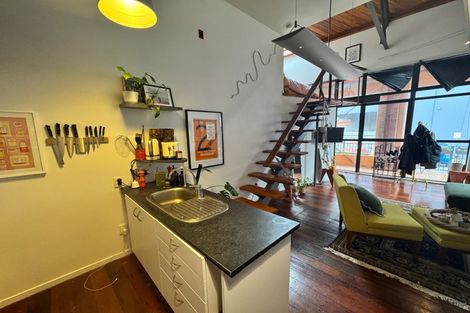 Photo of property in Courtenay Mews Apartments, 3/14 Alpha Street, Te Aro, Wellington, 6011