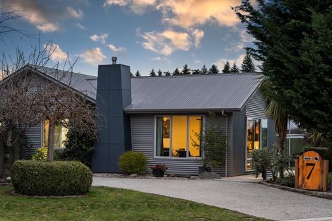 Photo of property in 7 Crawford Place, Lake Hayes, Queenstown, 9304