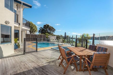 Photo of property in 15a Seaview Road, Paremata, Porirua, 5024