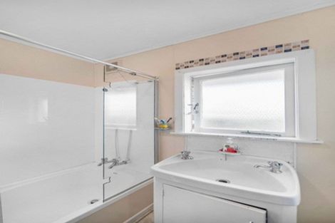 Photo of property in 23 Edinburgh Avenue, Rosehill, Papakura, 2113