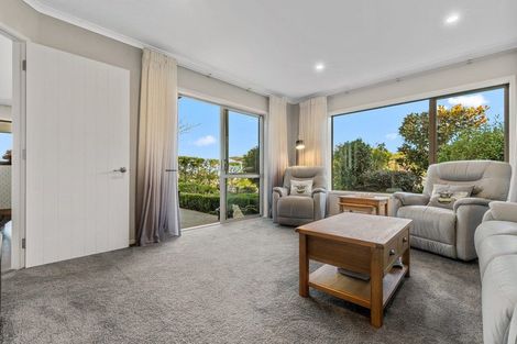 Photo of property in 69 Hillcrest Road, Hatfields Beach, Orewa, 0931