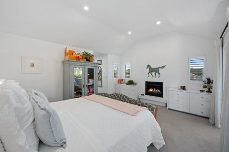 Photo of property in 1/13 Milford Road, Milford, Auckland, 0620