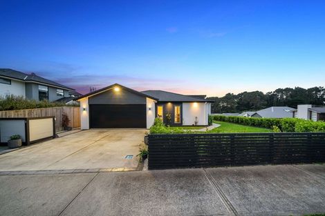 Photo of property in 2 Ihakara Arthur Lane, Aotea, Porirua, 5024