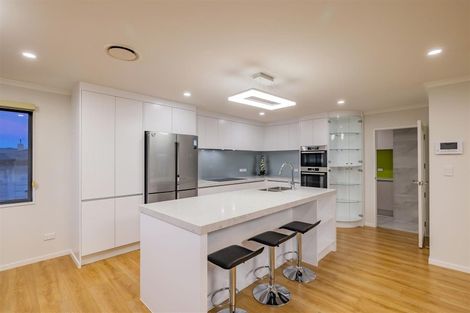 Photo of property in 4 Resolution Drive, Gulf Harbour, Whangaparaoa, 0930