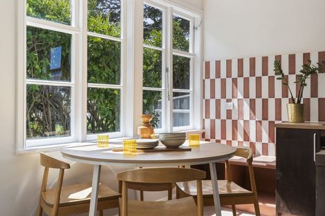 Photo of property in 24b Clinton Avenue, Te Atatu Peninsula, Auckland, 0610