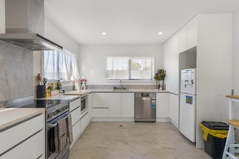 Photo of property in 7 Winnie Close, Acacia Bay, Taupo, 3330