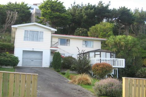 Photo of property in 16 Findhorn Place, Papakowhai, Porirua, 5024