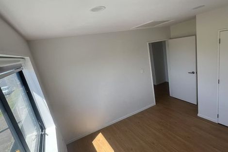 Photo of property in 28a Tiraumea Drive, Pakuranga, Auckland, 2010