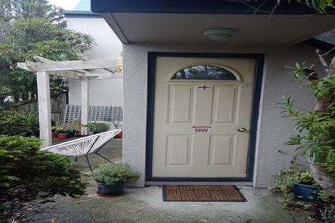 Photo of property in 2/218 Edgeware Road, Edgeware, Christchurch, 8013