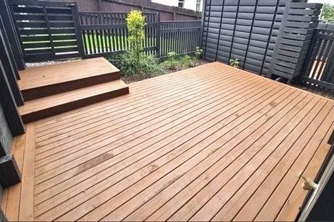 Photo of property in 3/26 Buscomb Avenue, Henderson, Auckland, 0610