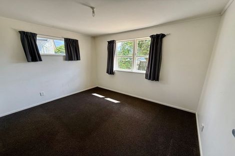 Photo of property in 46 Taipari Road, Te Atatu Peninsula, Auckland, 0610