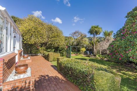 Photo of property in 66 Taylor Terrace, Tawa, Wellington, 5028