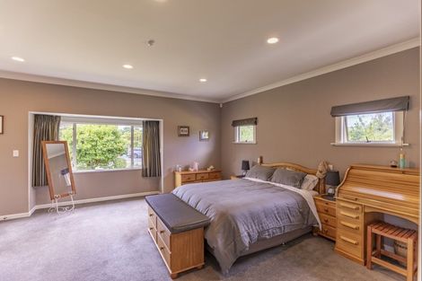 Photo of property in 16 Abbotsford Road, Waipawa, 4210