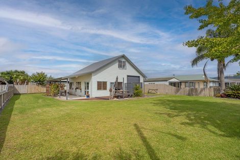 Photo of property in 17 Endeavour Close, Whitianga, 3510