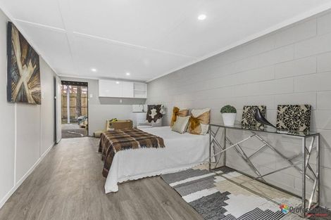 Photo of property in 1/7 Mon Desir Place, Manurewa, Auckland, 2102