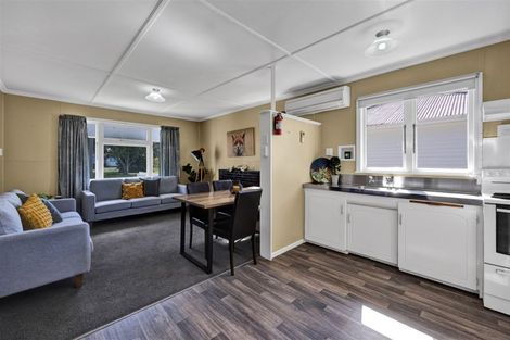 Photo of property in 84 Broadway, Waitara, 4320