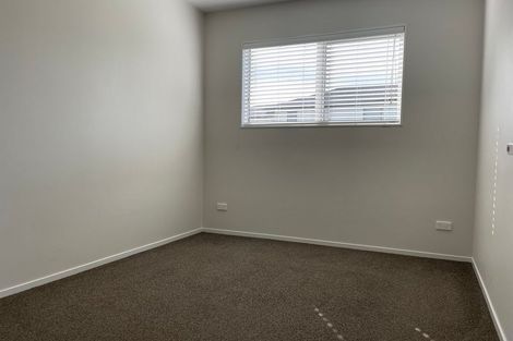 Photo of property in 77 Granville Drive, Massey, Auckland, 0614