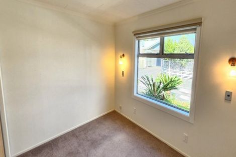 Photo of property in 1/246 Courtenay Street, Strandon, New Plymouth, 4312