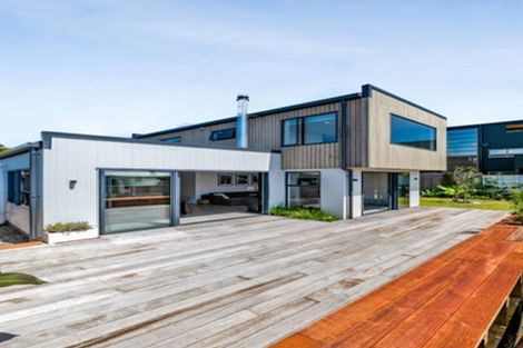 Photo of property in 5b Strandon Place, Strandon, New Plymouth, 4312