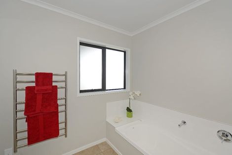 Photo of property in 89 Riverstone Drive, Riverstone Terraces, Upper Hutt, 5018