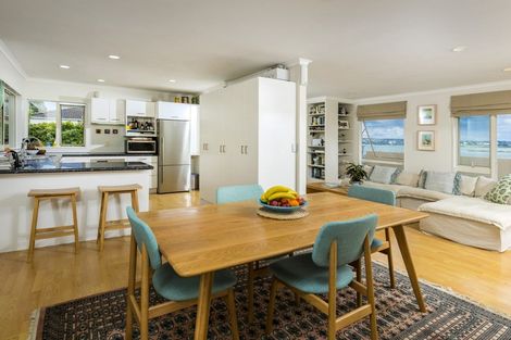 Photo of property in 2/102 Beresford Street, Bayswater, Auckland, 0622