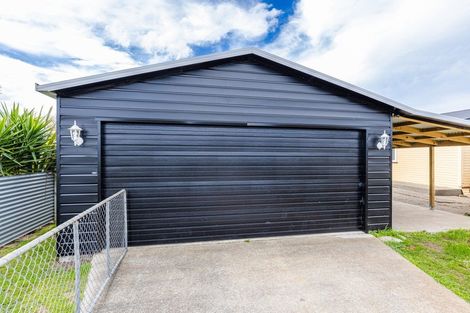 Photo of property in 2 Devon Road, Springvale, Whanganui, 4501