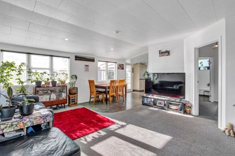 Photo of property in 6 Egmont Street, Normanby, Hawera, 4614