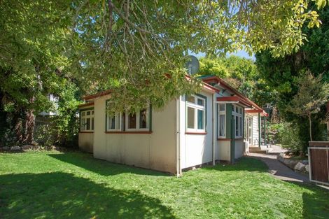 Photo of property in 32 Coote Road, Bluff Hill, Napier, 4110