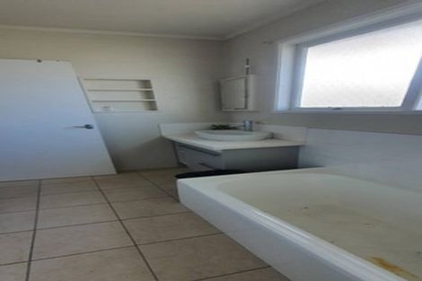 Photo of property in 149 Reeves Road, Pakuranga Heights, Auckland, 2010