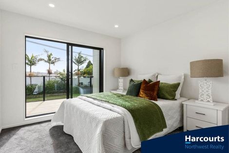 Photo of property in 5/18 Ranui Station Road, Ranui, Auckland, 0612