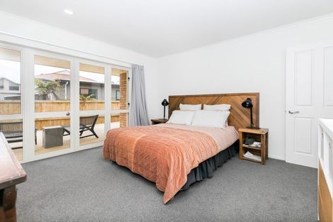 Photo of property in 8a Alison Street, Hamilton Lake, Hamilton, 3204