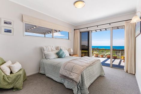 Photo of property in 9a Braemar Road, Castor Bay, Auckland, 0620