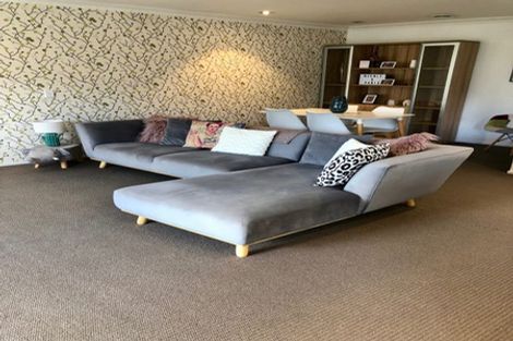 Photo of property in 2/32 Merani Street, Narrow Neck, Auckland, 0622