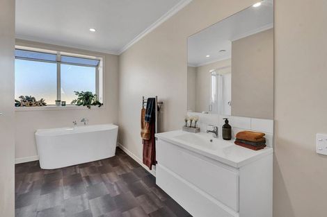 Photo of property in 39 Maire Street, Inglewood, 4330