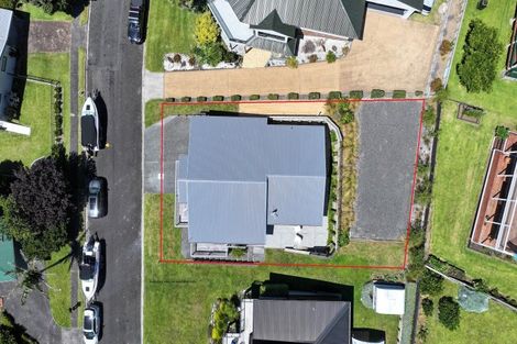 Photo of property in 208 Russell Bruce Place, Onemana, Whangamata, 3691