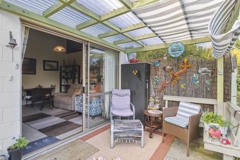 Photo of property in 15 Winara Avenue, Waikanae, 5036